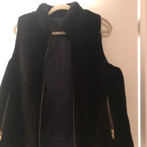 Jcrew black plush fleece excursion vest size Med